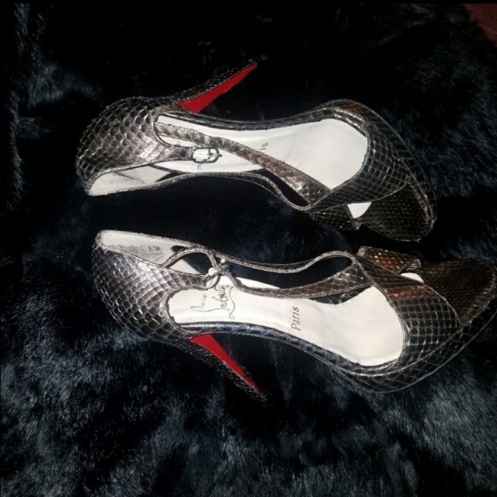 Christian Louboutin Python criss-cross peep-toe high heels EU41 runs Small - Picture 4 of 8